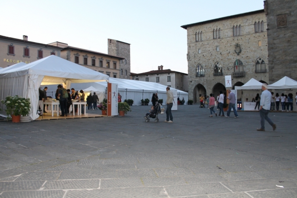 Dialoghi sull'Uomo a Pistoia è allestito da Franzini