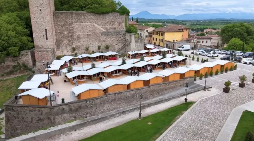 Casette o chioschi in legno? Quale struttura scegliere per una sagra o un evento gastronomico