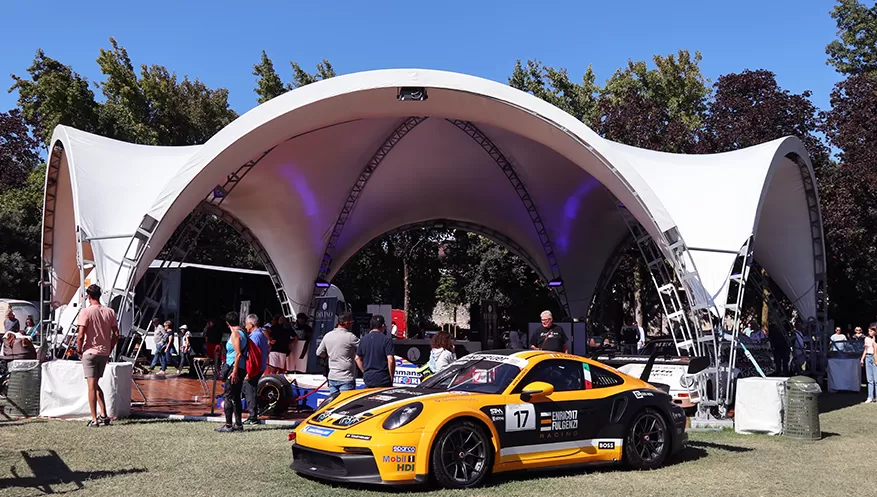 Struttura Elite per esposizione e gara Porsche Bardolino