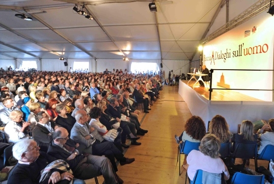 Dialoghi sull'Uomo a Pistoia è allestito da Franzini