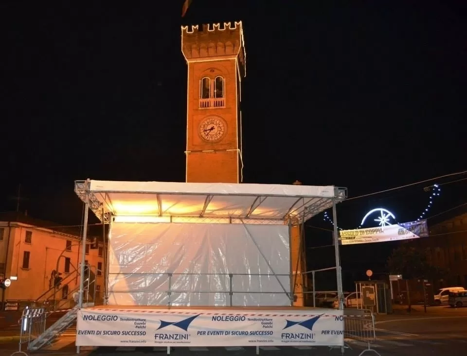Noleggio palchi per comizi