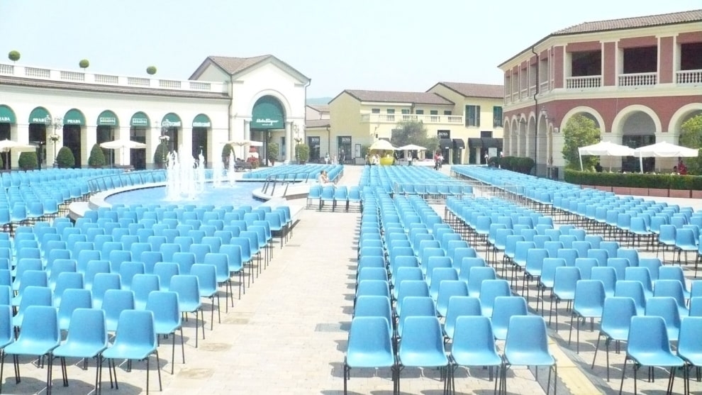 Noleggio tavoli e sedie per eventi