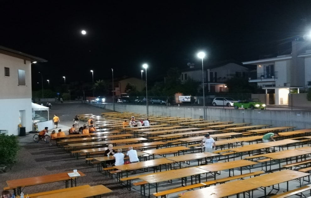 Noleggio tavoli e sedie per eventi