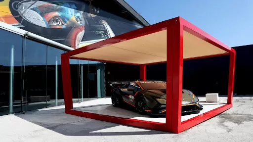 Struttura espositiva Obliqua per settore automotive