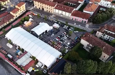 Tensostrutture modulari: vantaggi, configurazioni e applicazioni per eventi di ogni dimensione